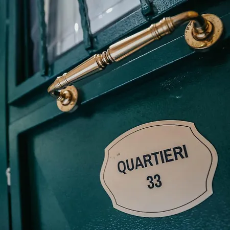 33 Apartament *